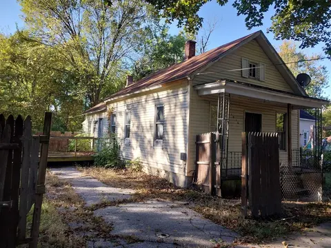 1810 Carroll Street, Saginaw MI 48601 photo 2