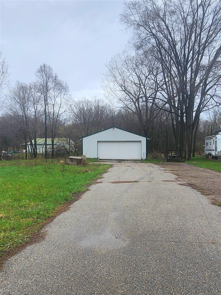 1491 S Leaton Road, Mount Pleasant MI 48858-7928 photo 1