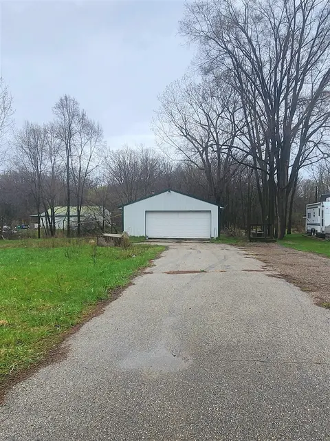 1491 S Leaton Road, Mount Pleasant MI 48858-7928 photo 1