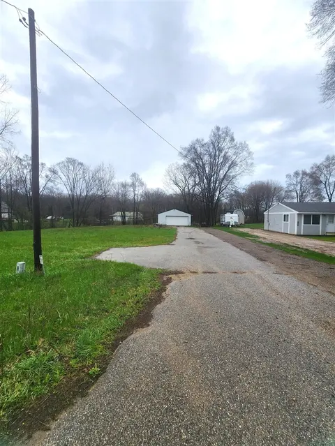 1491 S Leaton Road, Mount Pleasant MI 48858-7928 photo 4