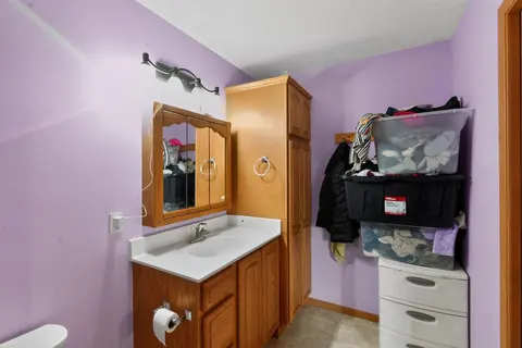 5142 N State Road, Alma MI 48801-9713 photo 2