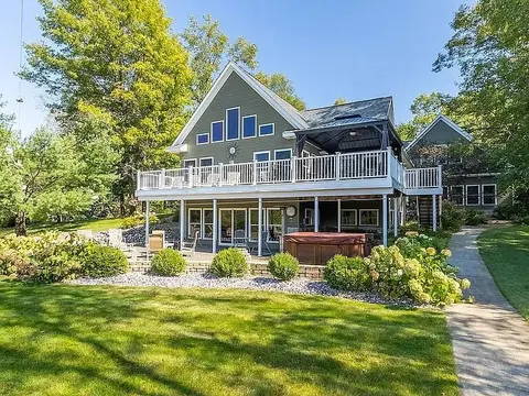3518 E Long Lake Road, Harrison MI 48625 photo 1