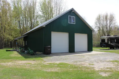 2954 N Carter Road, Pinconning MI 48650 photo 4