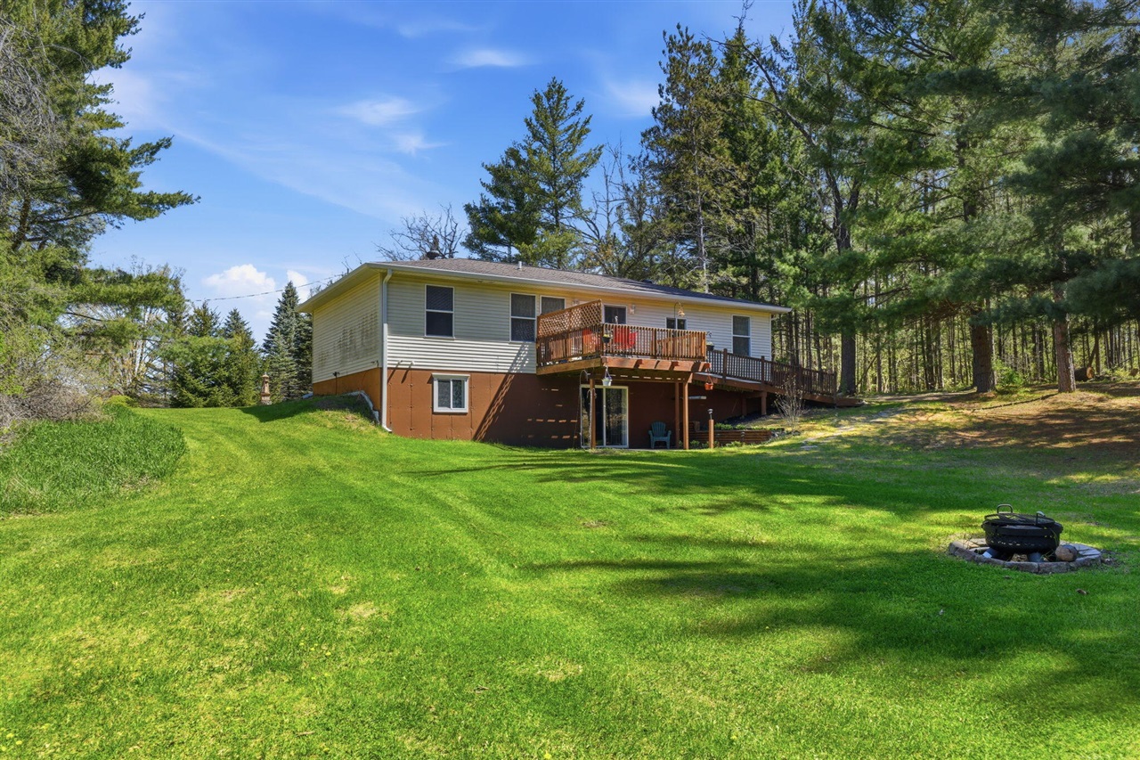 7492 E Townline Lake Road, Harrison MI 48625-9042 photo 1