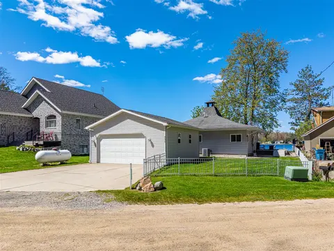 4625 Lake Resort, Gladwin MI 48624-9601 photo 1