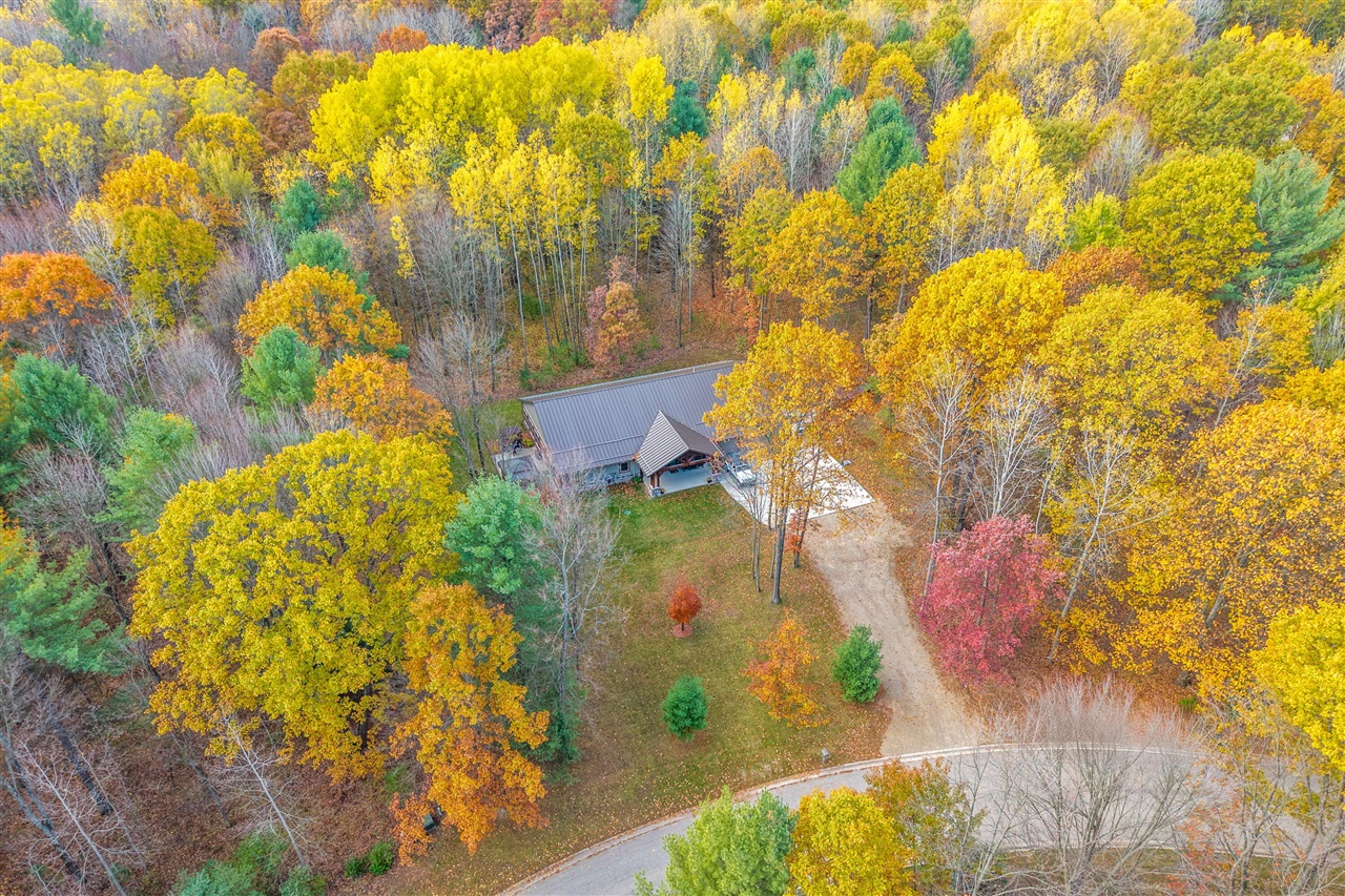 3159 Hilltop Lane, Mount Pleasant MI 48858-8629 photo 1
