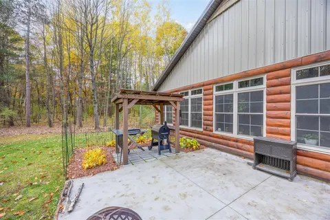 3159 Hilltop Lane, Mount Pleasant MI 48858-8629 photo 4
