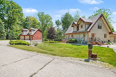 2000 Granada Court, Weidman MI 48893-9387 photo 2