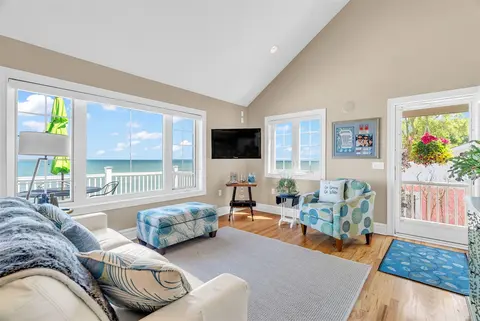 5386 Port Austin Road, Caseville MI 48725-9581 photo 2