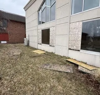 5217 Bay City Road, Midland MI 48642-6351 photo 2