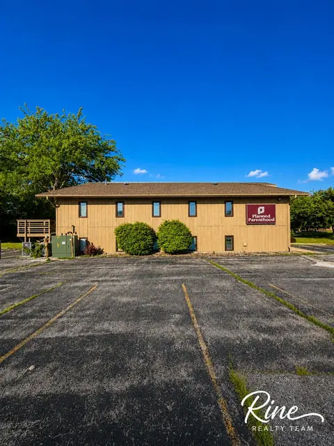 2650 Mcleod Drive, Saginaw MI 48604-2850 photo 2