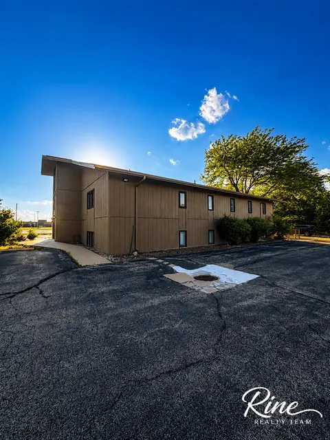 2650 Mcleod Drive, Saginaw MI 48604-2850 photo 3