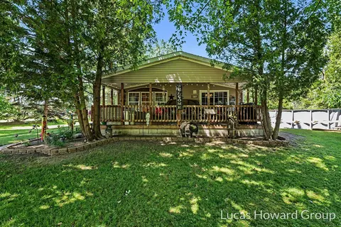 8746 S Shepherd Road, Shepherd MI 48883-9064 photo 2