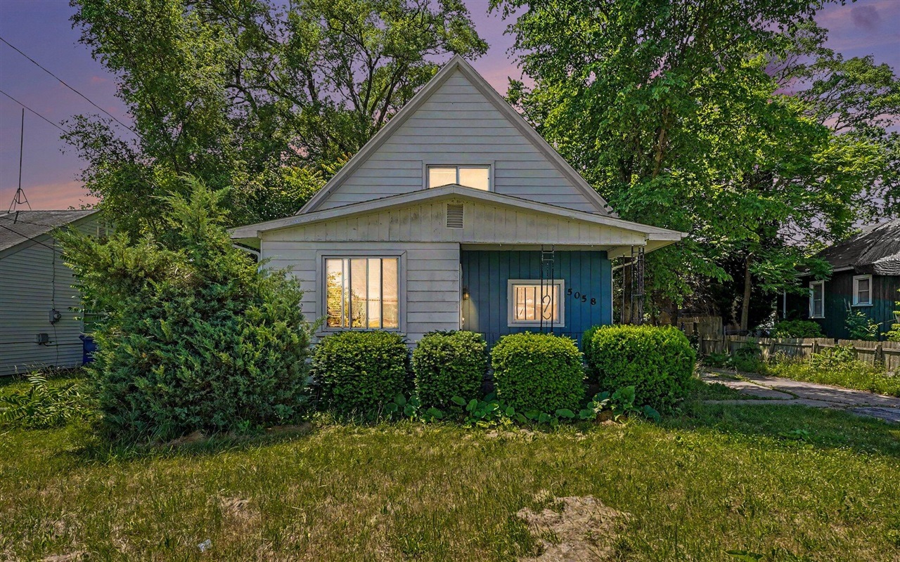 5058 Hess Road, Saginaw MI 48601-6814 photo 1