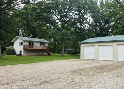 2790 W Wing Road, Mount Pleasant MI 48858-8510 photo 2