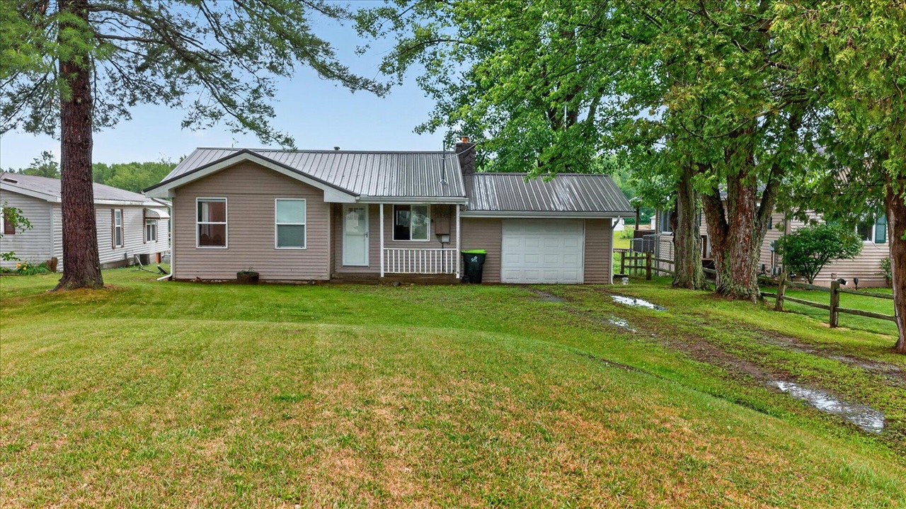 1043 Mckimmy Drive, Beaverton MI 48612-9142 photo 1