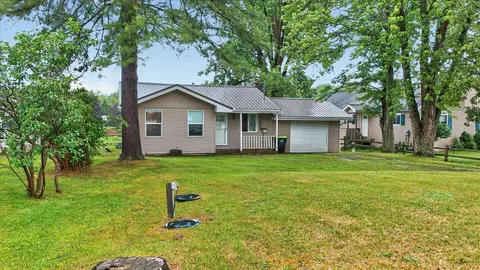 1043 Mckimmy Drive, Beaverton MI 48612-9142 photo 3