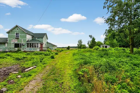 2429 W Huron Line Road, Update MI 48475-9612 photo 3