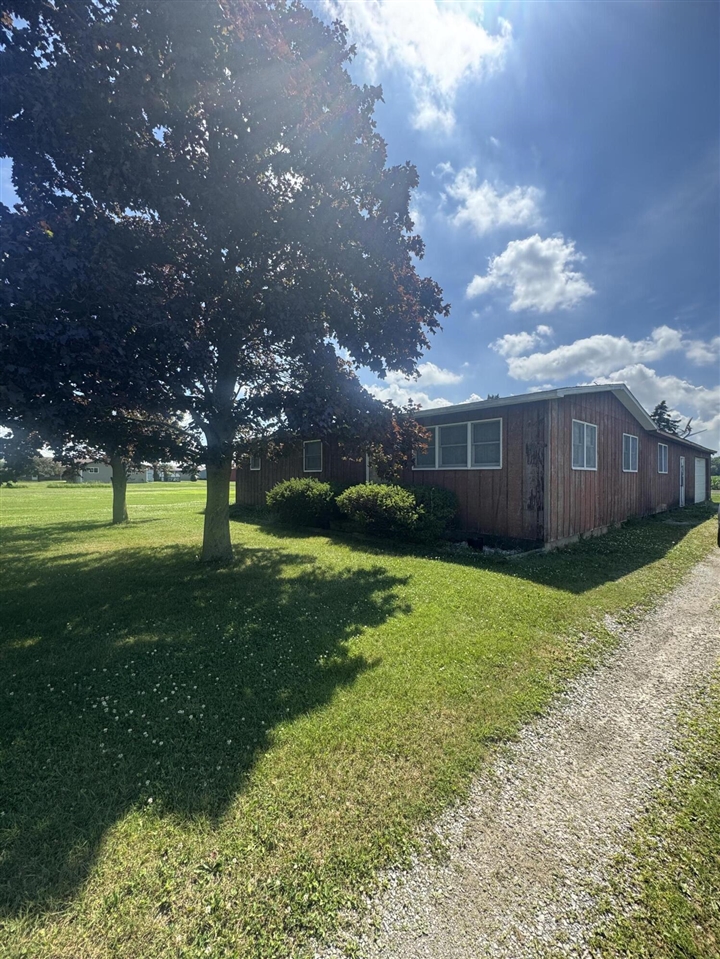 1247 N Steel Road, Merrill MI 48637-9565 photo 1