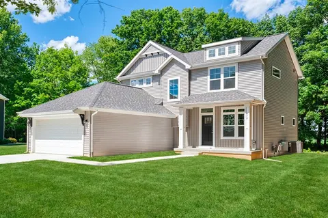 570 W Wildwood Drive, Owosso MI 48867-9119 photo 3
