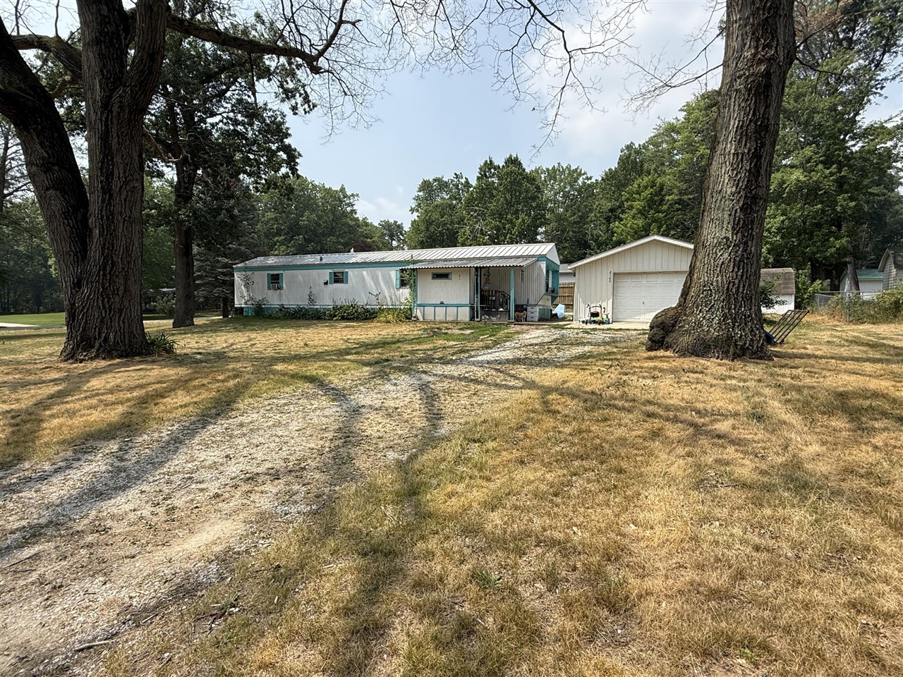 2160 Oak Ridge Drive, Farwell MI 48622 photo 1