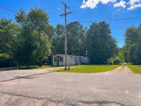 409 Hemlock Street, Lake MI 48632-9598 photo 2