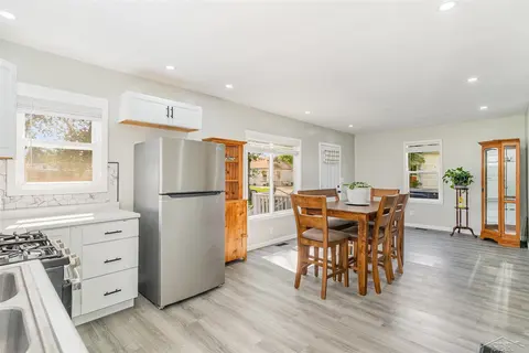 1708 Division Street, Saginaw MI 48602-1805 photo 5
