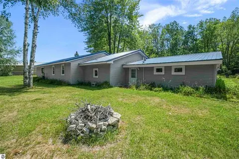 6145 Parker Drive, Lake MI 48632-9217 photo 2