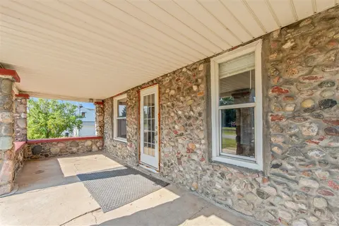 8757 N Clare Avenue, Harrison MI 48625-8872 photo 3