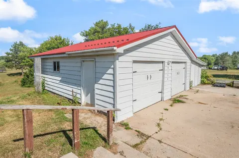 8757 N Clare Avenue, Harrison MI 48625-8872 photo 4
