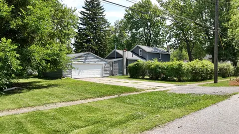 400 Shattuck Road, Saginaw MI 48604-2371 photo 2