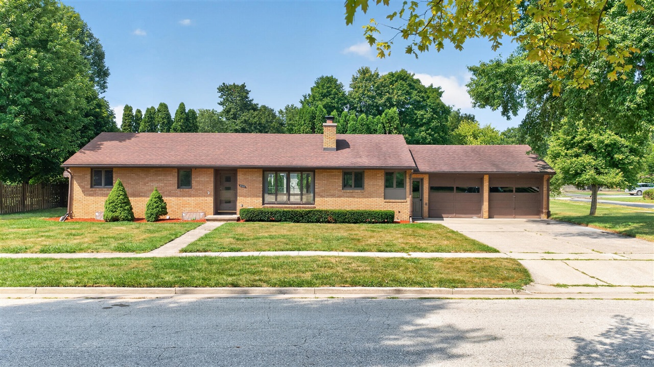 800 Balfour Street, Midland MI 48640-3326 photo 1