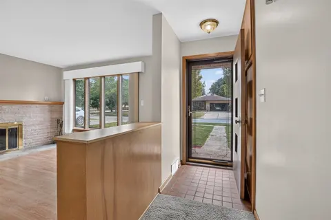 800 Balfour Street, Midland MI 48640-3326 photo 3