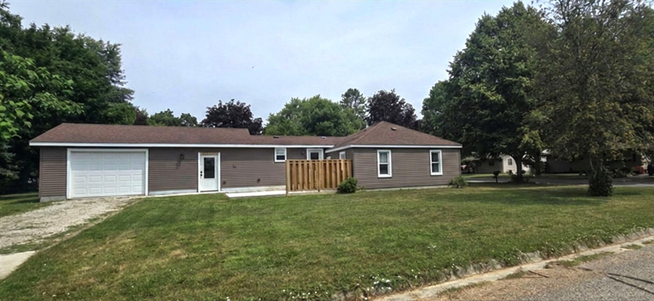614 Allen Avenue, Alma MI 48801-2730 photo 1