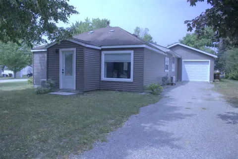 614 Allen Avenue, Alma MI 48801-2730 photo 2