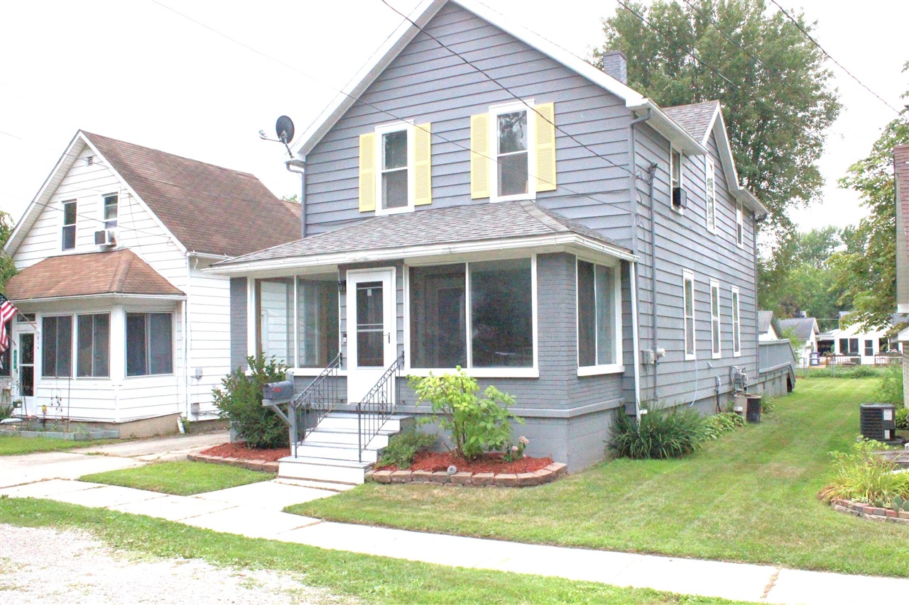 208 Jay Street, Saint Charles MI 48655-1738 photo 1