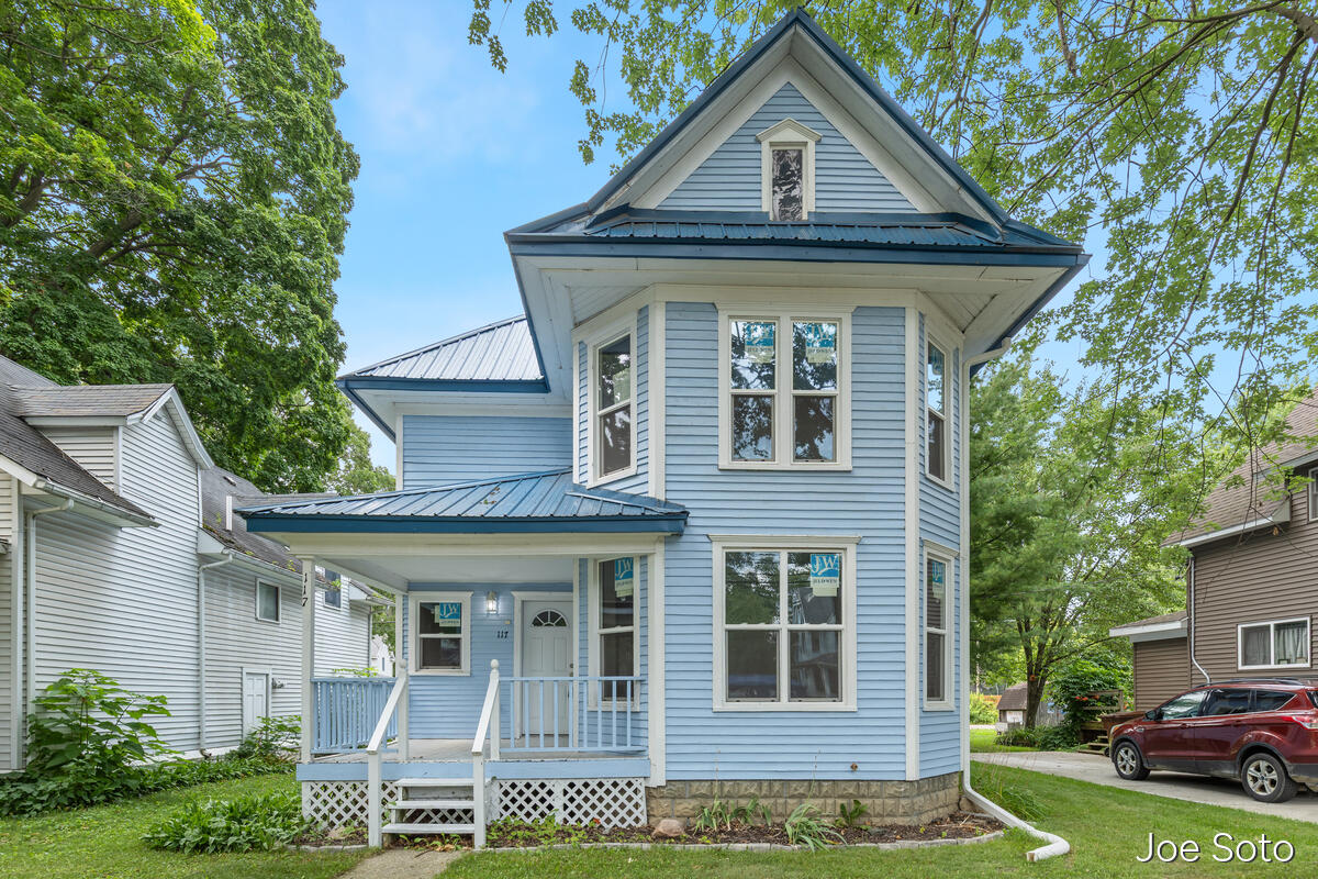 117 E Wright Avenue, Shepherd MI 48883-8018 photo 1