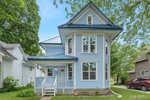 117 E Wright Avenue, Shepherd MI 48883-8018 home for sale