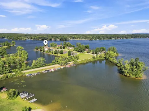 1019 Peninsula Drive, Lake Isabella MI 48893-9341 photo 4