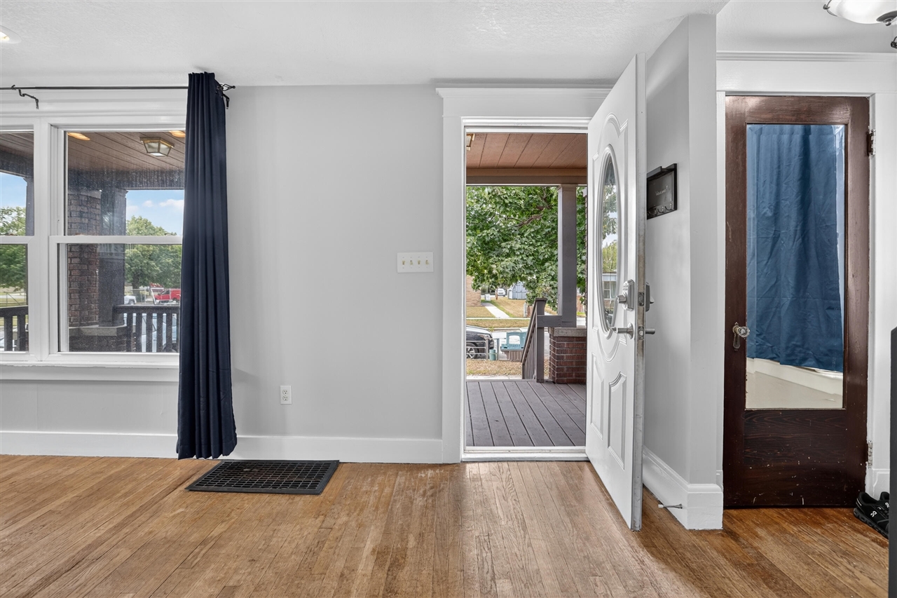 211 S Dean Street, Bay City MI 48706 photo 1
