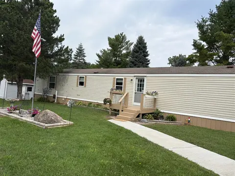 1455 Eldon Court, Gladwin MI 48624-9634 photo 2
