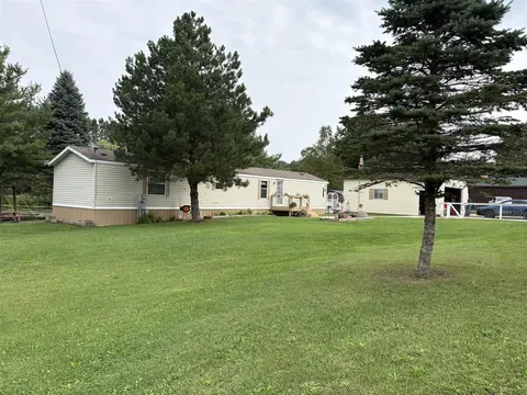 1455 Eldon Court, Gladwin MI 48624-9634 photo 4