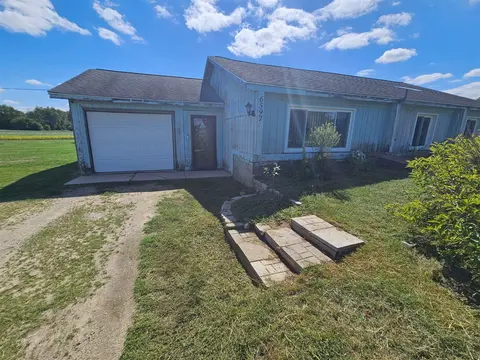 6597 W Walton Road, Blanchard MI 49310-9166 photo 2