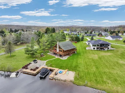 1085 S Bundy Drive, Lake Isabella MI 48893-8804 photo 2