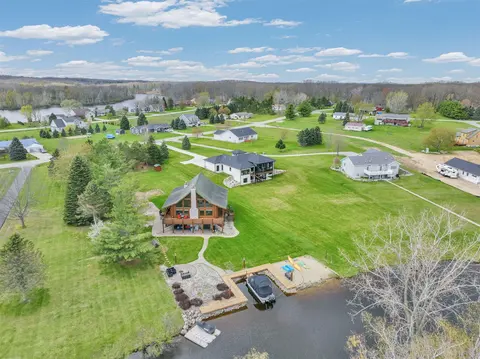 1085 S Bundy Drive, Lake Isabella MI 48893-8804 photo 3