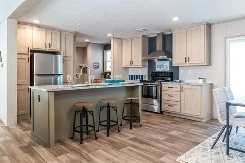 817 Hammont Street, Owosso MI 48867-4027 photo 4
