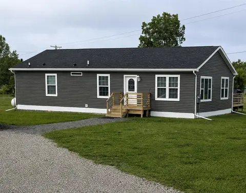 823 Hammont Street, Owosso MI 48867-4027 photo 2