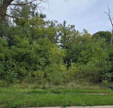 2204 Oakwood Avenue, Saginaw MI 48601-3567 photo 2