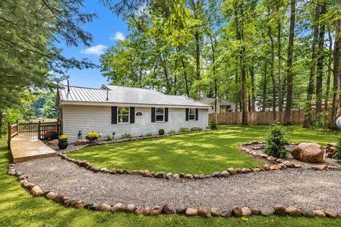 5049 Ruby Drive, Gladwin MI 48624-7701 photo 3