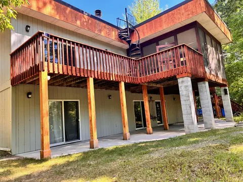 1001 S 10 1/2 Mile Road, Midland MI 48640-8001 home for sale
